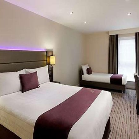 Premier Inn Manchester Airport Ringway Exterior photo